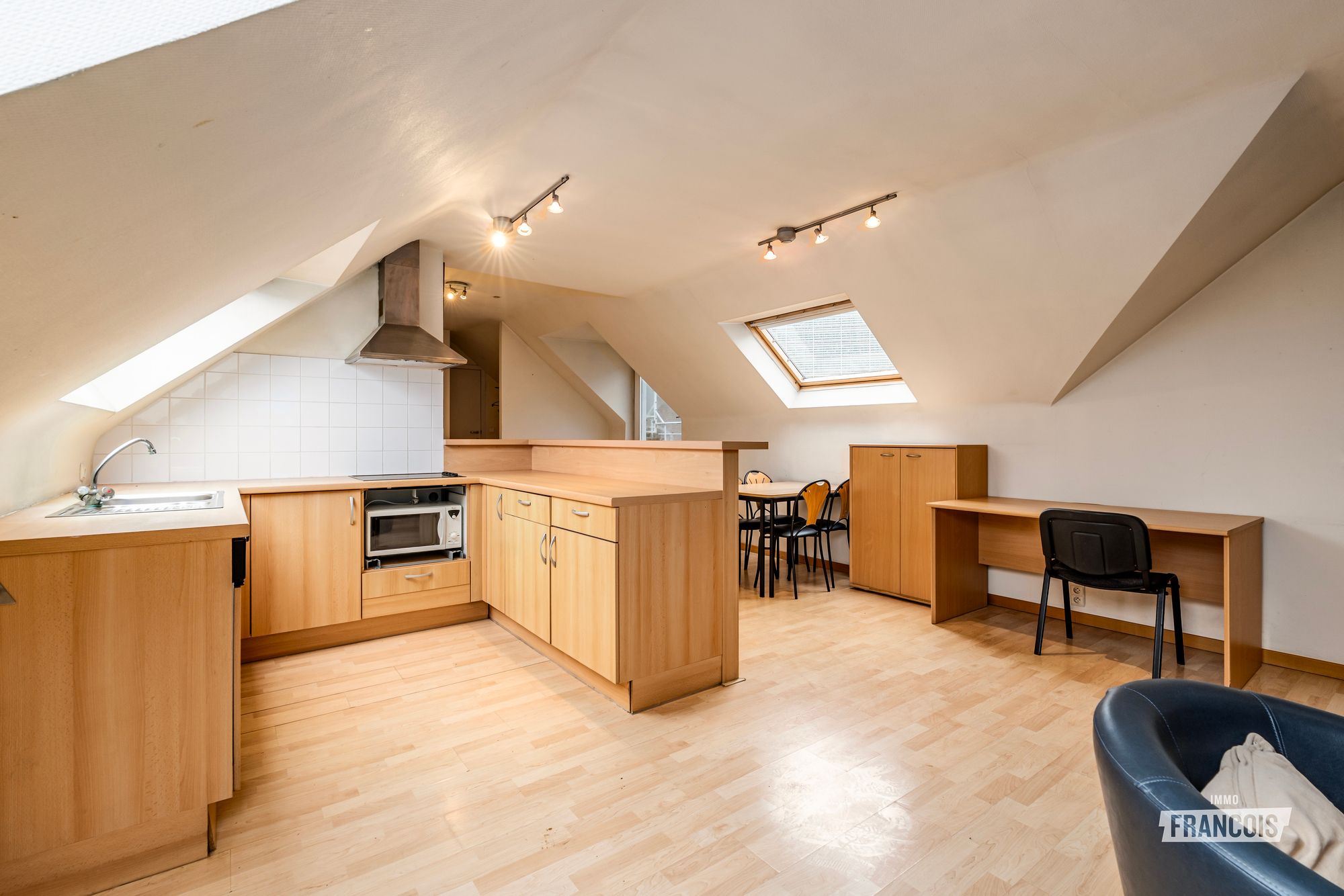 Prachtige Penthouse 1 slaapkamer met een groot terras in de Europese wijk - foto 5