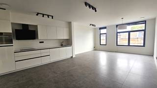 TE HUUR – Energiezuinig nieuwbouwappartement met terras en autostaanplaats in Hoboken In Hoboken bevindt zich dit moderne en...