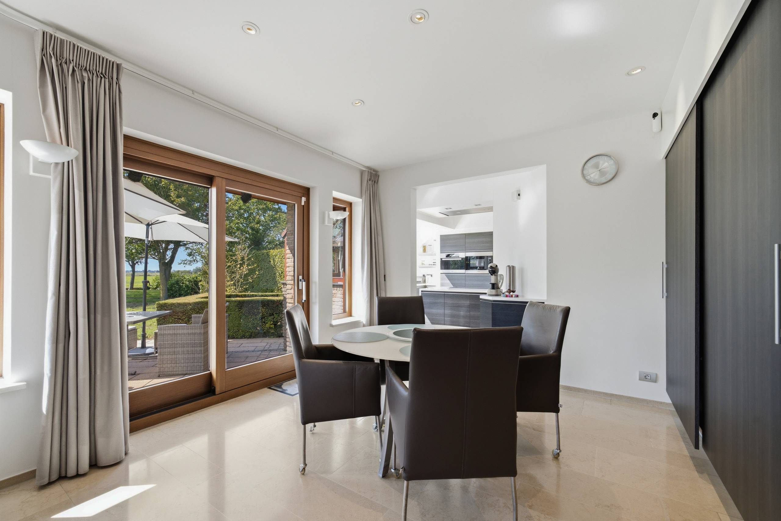 Exclusieve woning met zwembad en unieke ligging in Veurne - foto 4