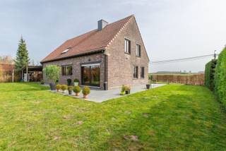 Op zoek naar een ruime, energiezuinige gezinswoning in een groene en landelijke omgeving? Deze open villa combineert comfort, ruimte...