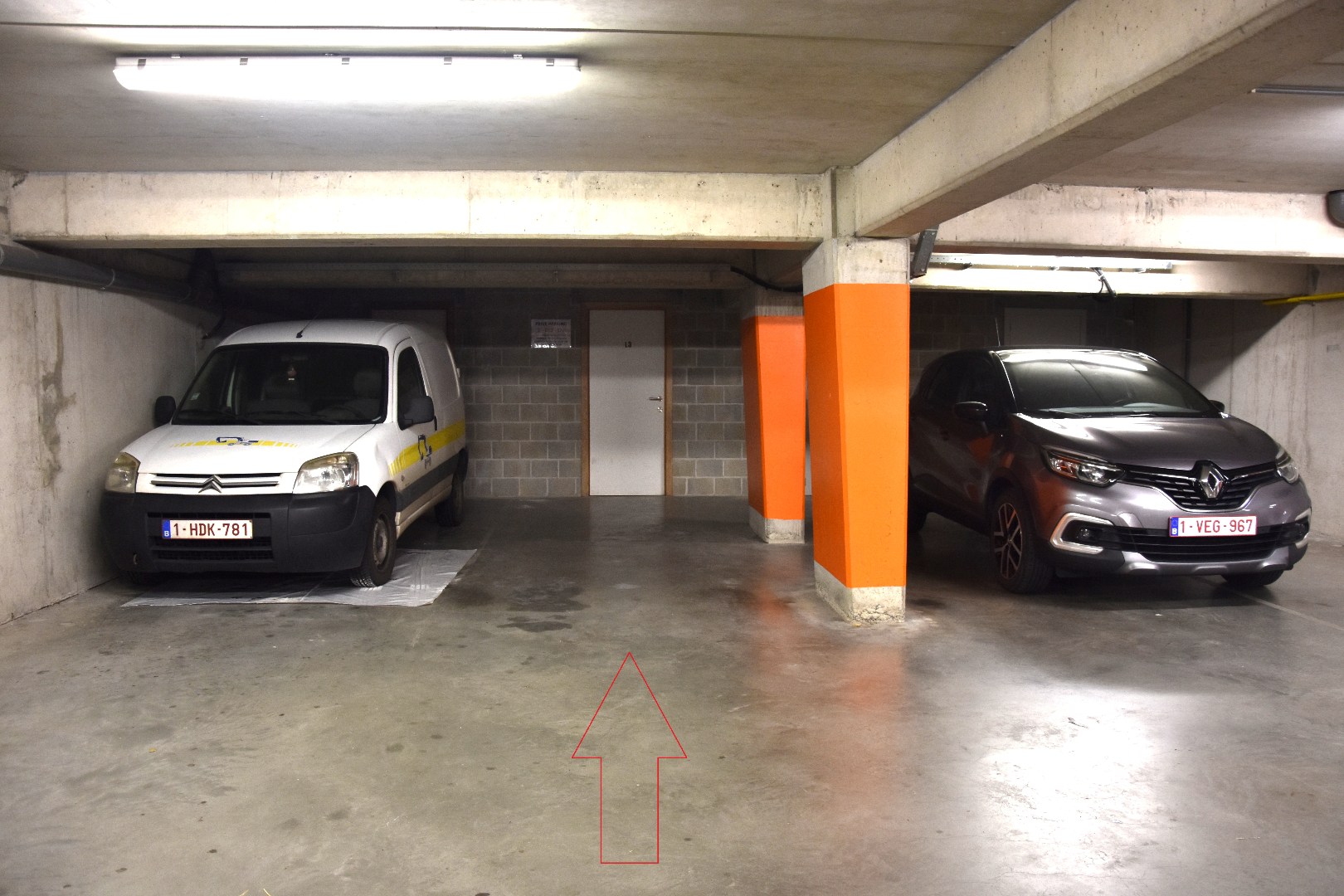 Place de parking à louer. - photo 1