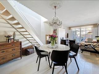 Een unieke opportuniteit voor wie wonen en werken wil combineren op een toplocatie!Deze eigendom is gelegen in het bruisende centrum van Roeselare,...