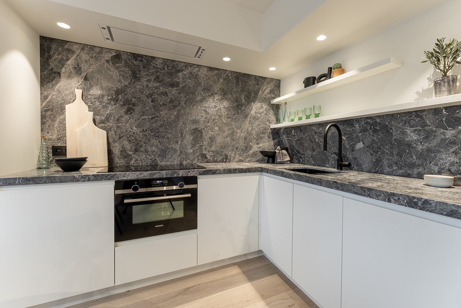 Prachtige penthouse met grote zonneterrassen (50 m²), met zijdelings zeezicht. - foto 5