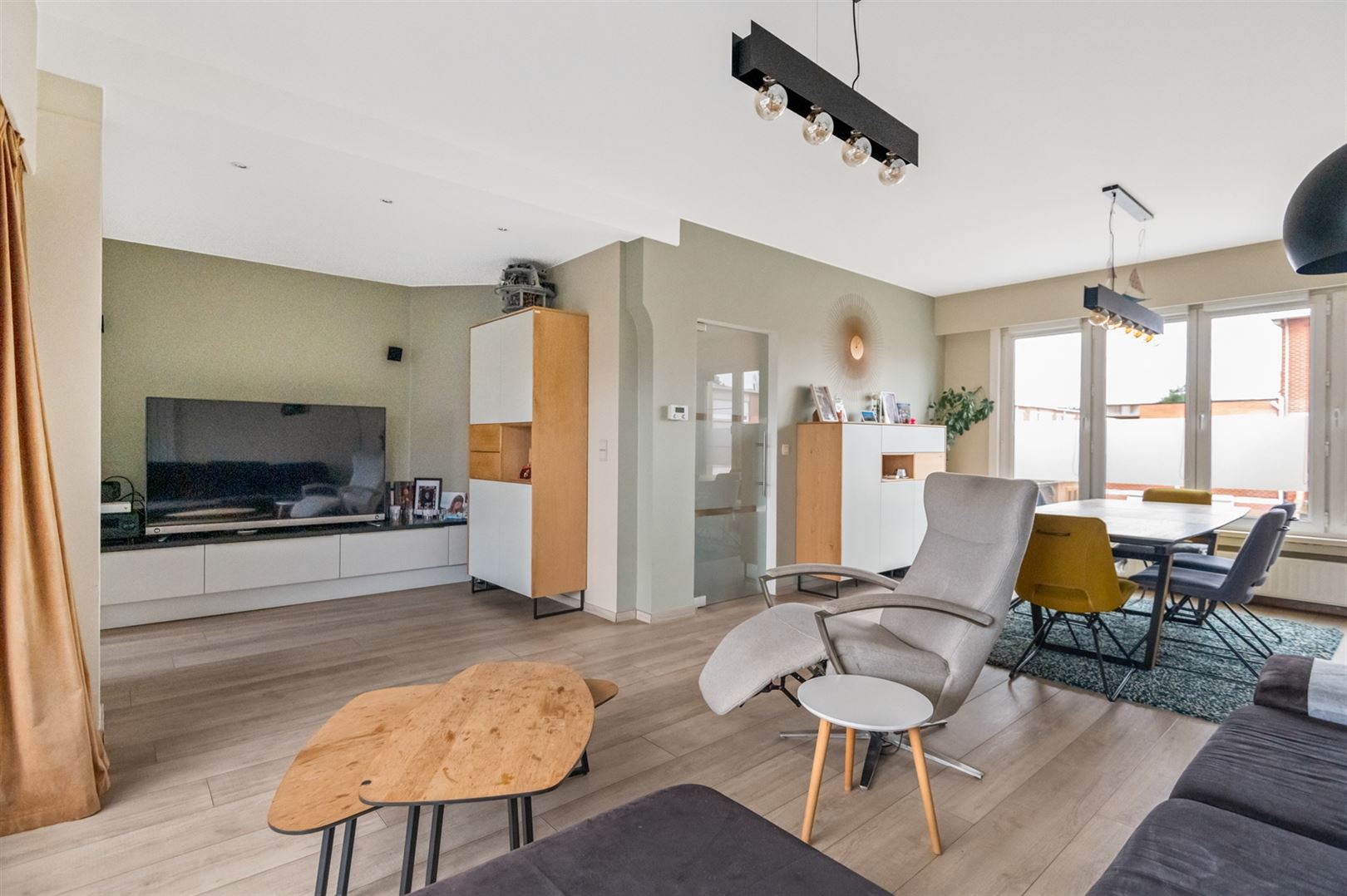 Gerenoveerde woning in kindvriendelijke woonwijk. - foto 4