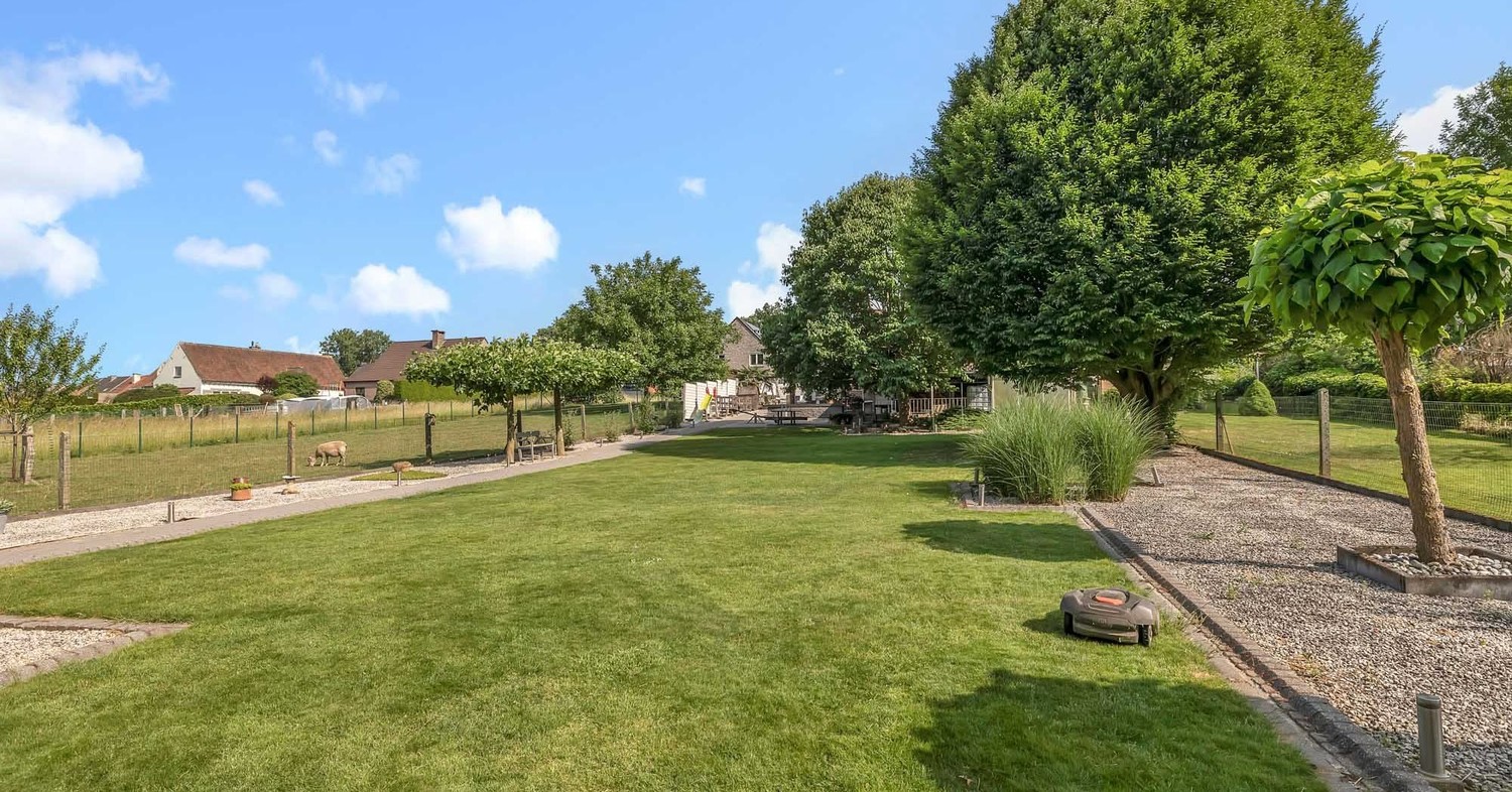 Unieke eigendom met villa, zalige tuin, werkplaats en talrijke mogelijkheden in Okegem - foto 5