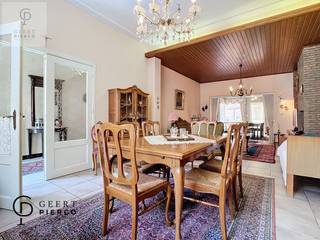 Deze gezellige woning gelegen te Neerwinden heeft heel veel potentieel.De ruime benedenverdieping met aangrenzende veranda zal je zeker kunnen...