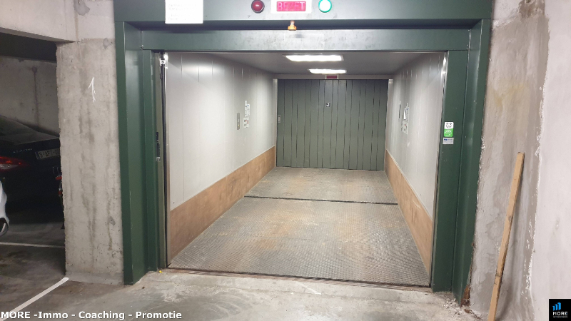 Autostaanplaats in de Diksmuidestraat in Knokke-Centrum - foto 4