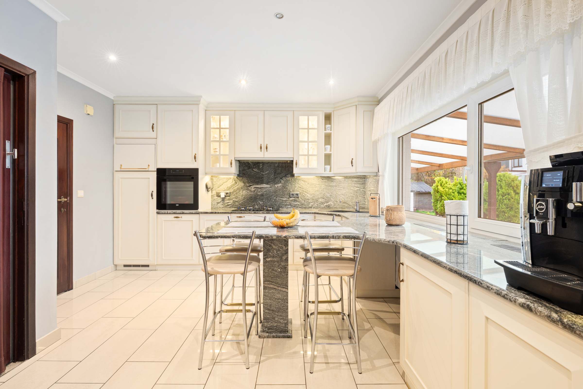 Te koop in Meise, ruime villa met mogelijkheden - foto 4