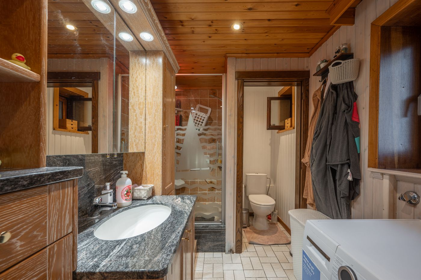 Charmante alleenstaande woning op een perceel van 461 m² op een uitstekende ligging in Sint-Michiels Brugge. - foto 4