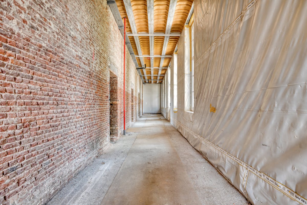 Commercial ground floor/office in Peterseliestraat in Bruges - photo 4