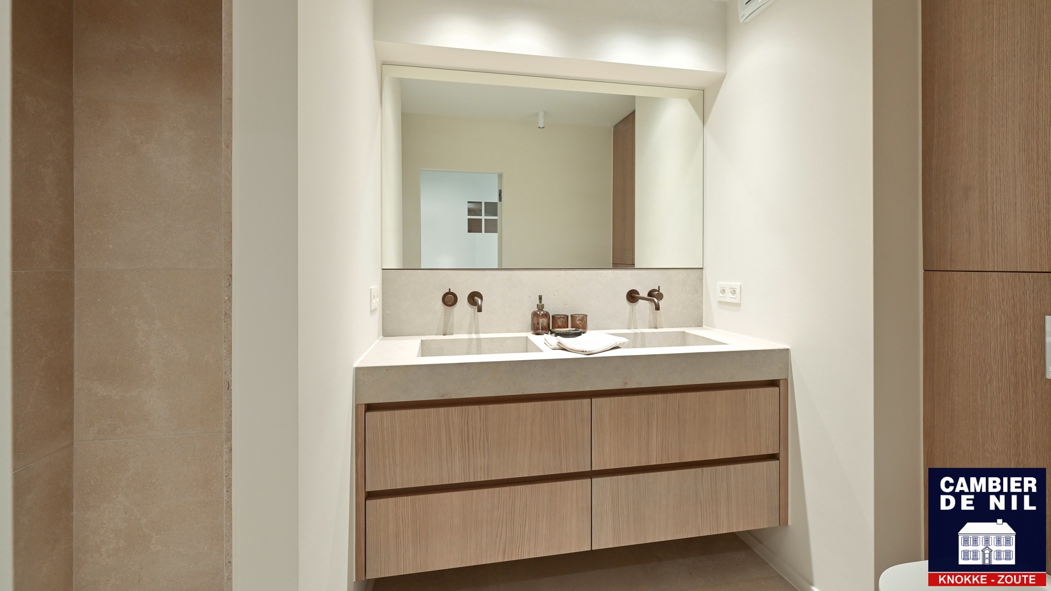 Volledig vernieuwd appartement op de zeedijk van Duinbergen - foto 3