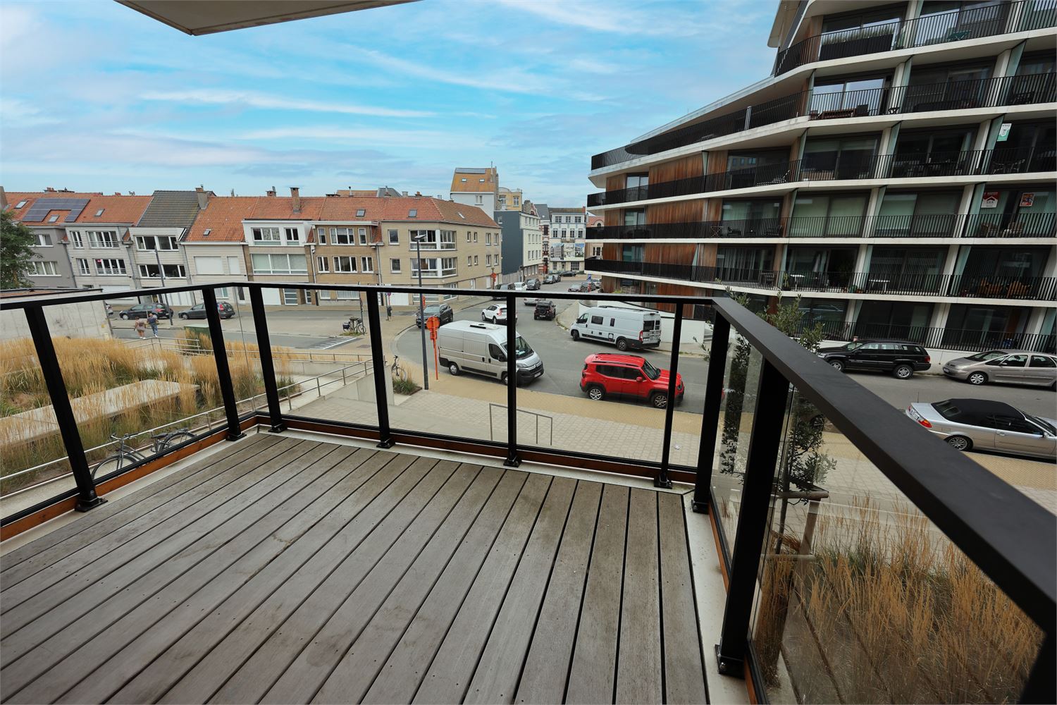 Recent service flat with side sea view in Mariakerke-Oostende! - photo 3