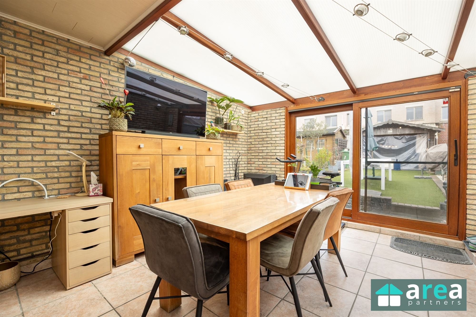 Charmante woning met 4 slpk., garage én tuin! - foto 4