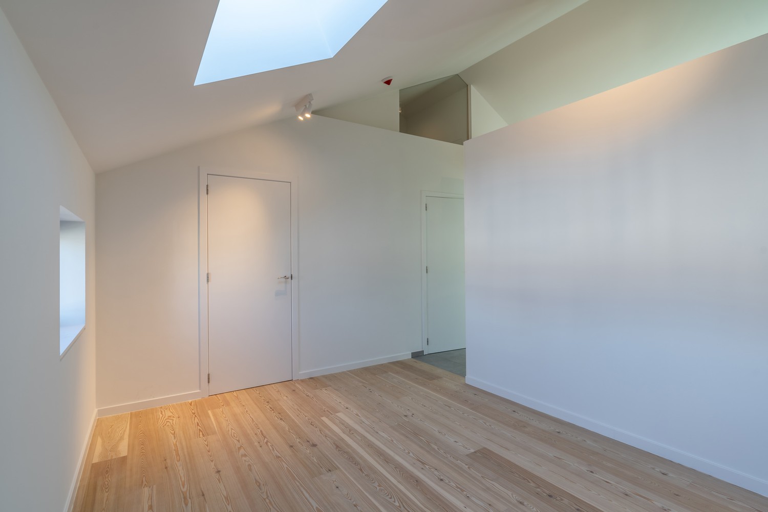 Volledig gerenoveerd 1-slaapkamerappartement op de ring rond Leuven ! - foto 5