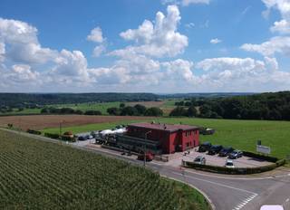 In het prachtige landschap van Teuven, vlakbij het bekende Drielandenpunt, bevindt zich dit schitterende en volledig instapklare restaurant...