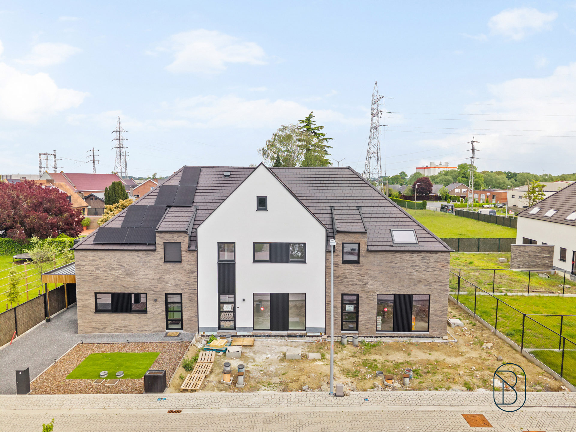 Kwalitatieve nieuwbouwwoning met tuin, carport en 3 slaapkamers. - foto 1