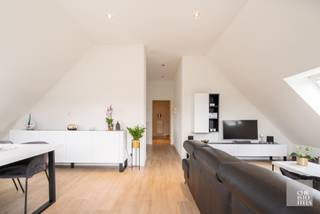 Layout:Entrance hall with guest toilet and access to the living area with a sitting and dining corner. Thanks to the large sliding window, the space...