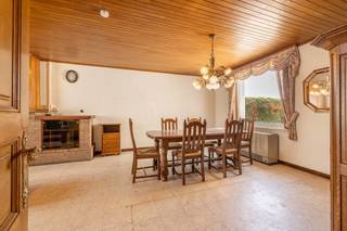 🏡 Bent u op zoek naar een grondig te renoveren woning op een ruim gelegen perceel met uitstekende bereikbaarheid en tal van mogelijkheden?<br />Dan is dit pand in de <u>Reynaertstraat te Wielsbeke</u> absoluut een bezoek waard.🌳<br /><br />Het perceel heeft een straatbreedte van bijna 20 meter en een diepte van ongeveer 50 meter, goed voor een totale oppervlakte van circa 1384 m².<br /><br />✅De ligging combineert een rustige woonomgeving met een vlotte bereikbaarheid. Winkels, scholen, openbaar vervoer en belangrijke verbindingswegen bevinden zich op korte afstand. Hierdoor woont u hier in een aangename, residentiële buurt met alle dagelijkse voorzieningen binnen handbereik.<br /><br /><u>Toch een baksteen in de maag?</u><br />Via onderstaande link meer info over de bouwvoorschriften:<br />https://vastgoedcanniere.be/nl/aanbod/4360714/bouwgrond-te-koop-in-8710-wielsbeke <br /><br />Meer informatie of een bezoek ter plaatse? Neem gerust contact op met <strong>Dominique +32 476 77 31 31</strong> of mail <strong>dominique@vastgoedcanniere.be</strong>