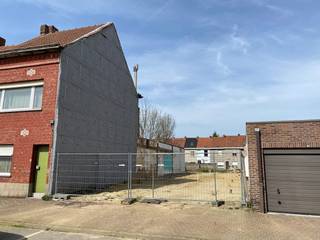 Each apartment includes:- 2 full bedrooms- A spacious and sunny terrace- A bright living space with an open kitchen- Modern finish with...