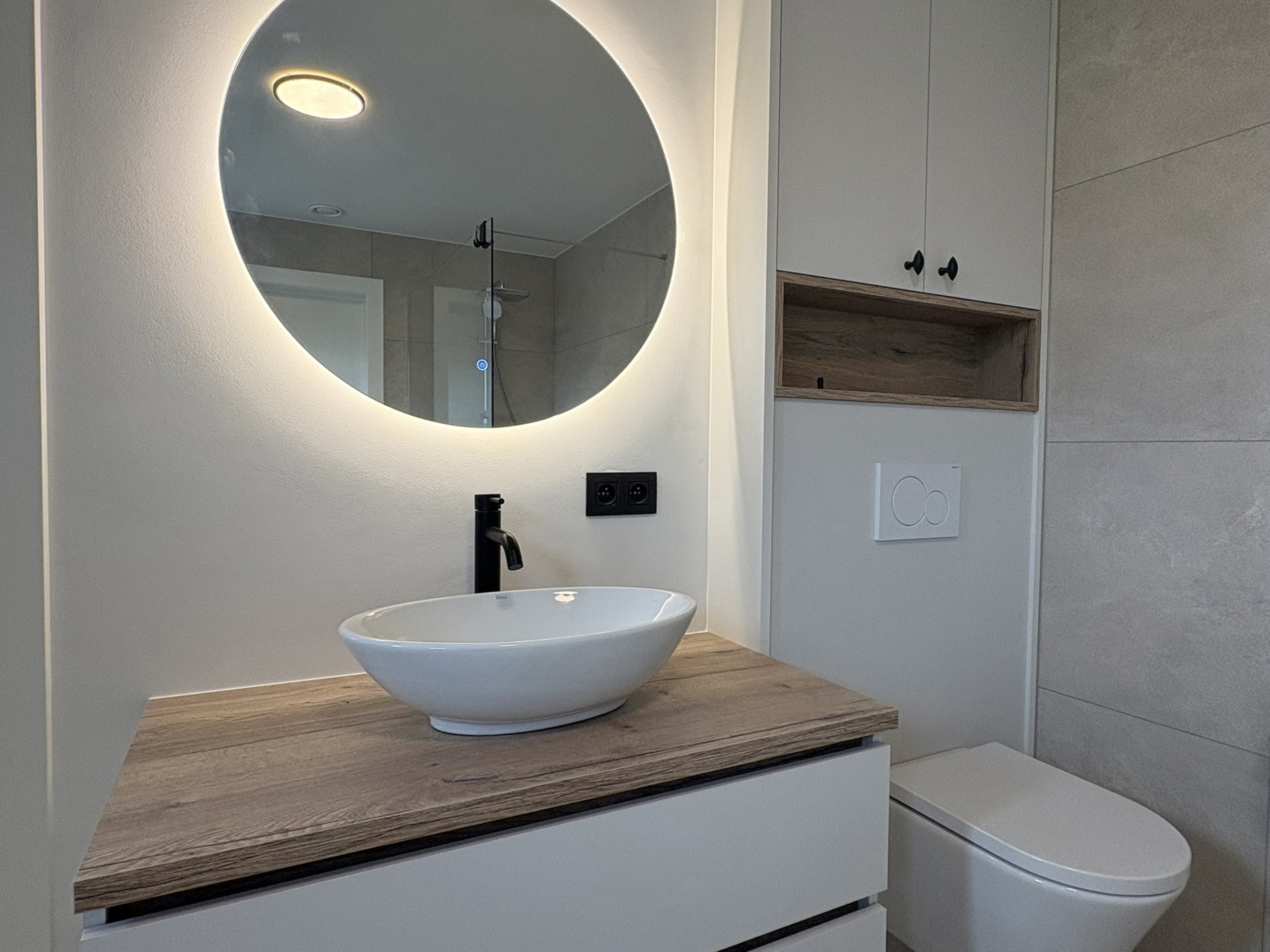 Volledig gerenoveerde gezinswoning met tuin en carport - foto 5