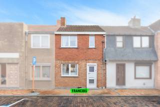 Deze charmante en energiezuinige rijwoning is gelegen in het centrum van Nieuwpoort, op wandelafstand van alle voorzieningen zoals scholen, winkels...