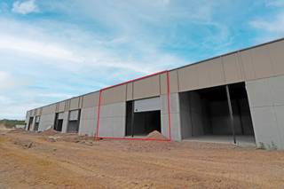 KMO-unit van 216 m² op het bedrijvenpark Thea te Tielt.<br /><br />De casco opslagruimte heeft een vrije hoogte van 6 meter en zijn voorzien van een automatische sectionale poort (4 meter breed en 4,50 meter hoog) met een aparte toegangsdeur, een lichtstraat en een polybetonvloer.<br /><br />De unit is ideaal voor productie, opslag, en meer.