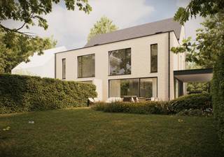 Ontdek deze halfopen nieuwbouwwoningen gelegen in een doodlopende straat met een gunstige ligging.<br /><br />De woningen worden gebouwd op een perceel van ca. <strong>3a 78ca</strong> in een zeer rustige doodlopende straat, waar kinderen veilig op straat kunnen spelen. Dankzij zijn centrale ligging bevindt u zich nabij de E313, Olen shopping park en het centrum van Olen alsook Westerlo. <br /><br /><strong>Indeling van deze woningen: </strong><br />- Inkomhal met gastentoilet<br />- Open leefruimte aansluitend aan de keuken met praktische berging<br />- 3 lichtrijke slaapkamers<br />- Badkamer voorzien van bad, douche, dubbele wastafel & wc<br />- Grote zolderruimte met vastetrap<br /><br /><strong>Troeven van deze woningen:</strong><br />- Energiezuinige & kwalitatieve bouw met een zeer laag E-peil<br />- ± 245 m² bewoonbare oppervlakte<br />- 3 ruime slaapkamers + uitbreidbare zolder<br />- Afwerking op maat volgens het lastenboek<br />- Grote carport<br /><br /><strong>Prijsinformatie:</strong><br />De geadverteerde prijs is exclusief: 21% btw, aansluitingskosten, notariskosten en registratierechten op het grondaandeel.<br /><br />Bent u op zoek naar een kwalitatieve, energiezuinige gezinswoning in een centrale maar kindvriendelijke omgeving? Maak snel uw afspraak via 014 58 02 08 of info@immovl.be.