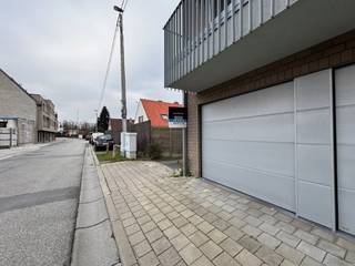 Garage te koop nabij het station (kant centrum) in de oude Vijvestraat (kant Meiweg/Putmanstraat)Recente gemetste garage (+/- 3m x 6m) in klein...