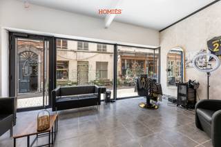 Met veel plezier stellen we jullie deze buitenkans op de Leuvense vastgoedmarkt voor: deze verkoop betreft een instapklare, volledig...