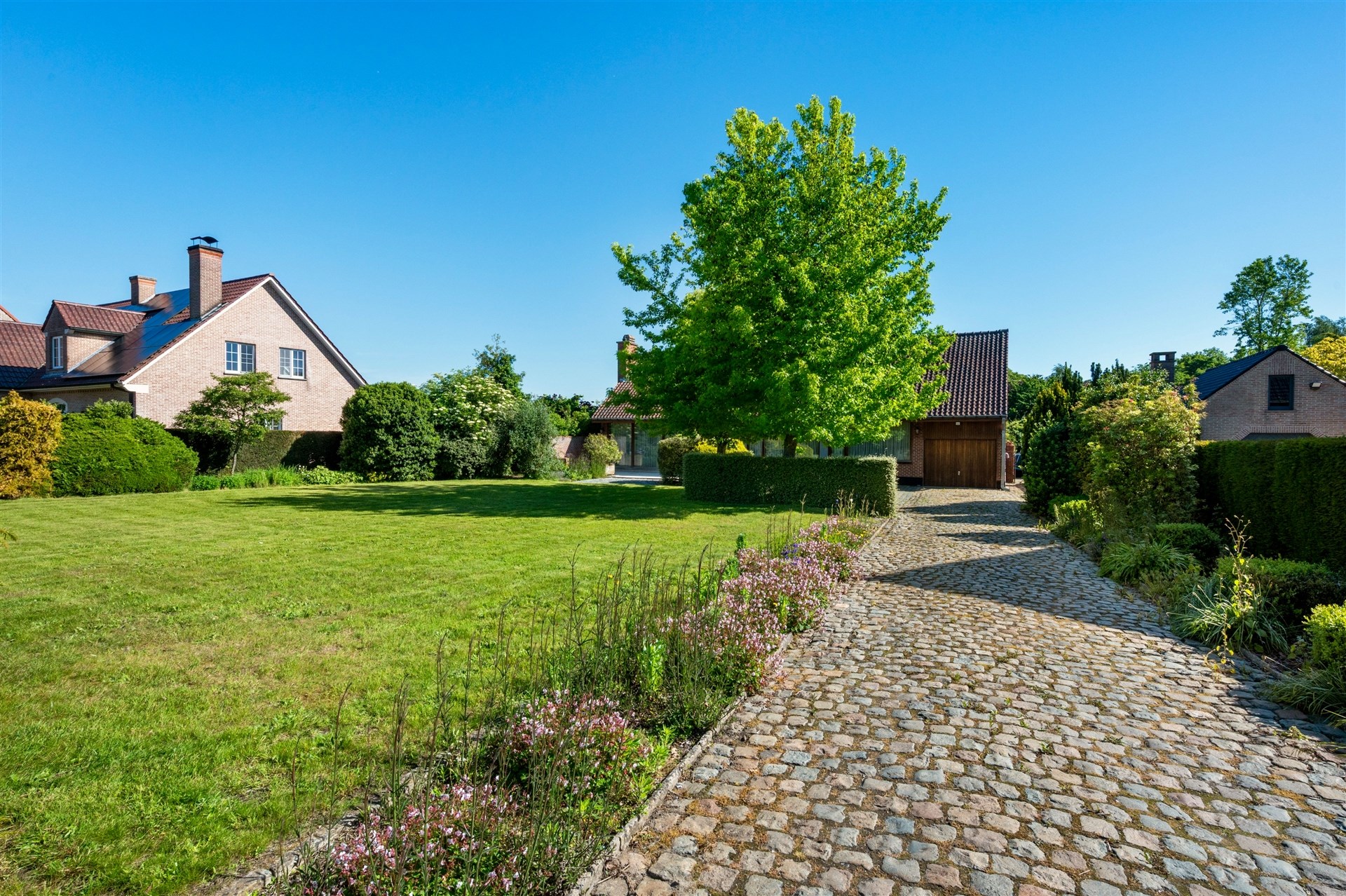 Bijzonder unieke villa op zeer ruim perceel - foto 2