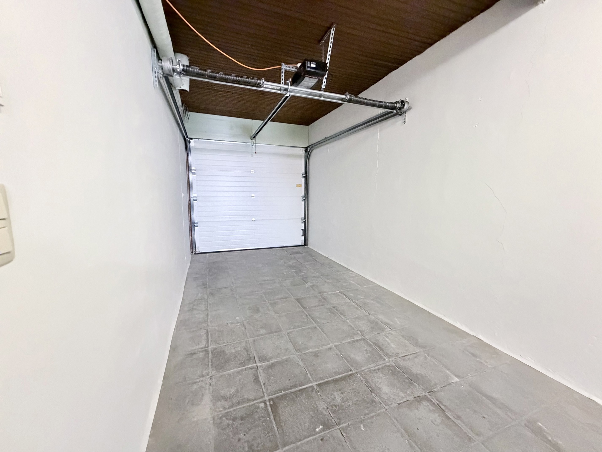 DE PANNE – Instapklare gerenoveerde woning met 4 slpk., grote garage, op wandelafstand van zee, bos en tram. - foto 4