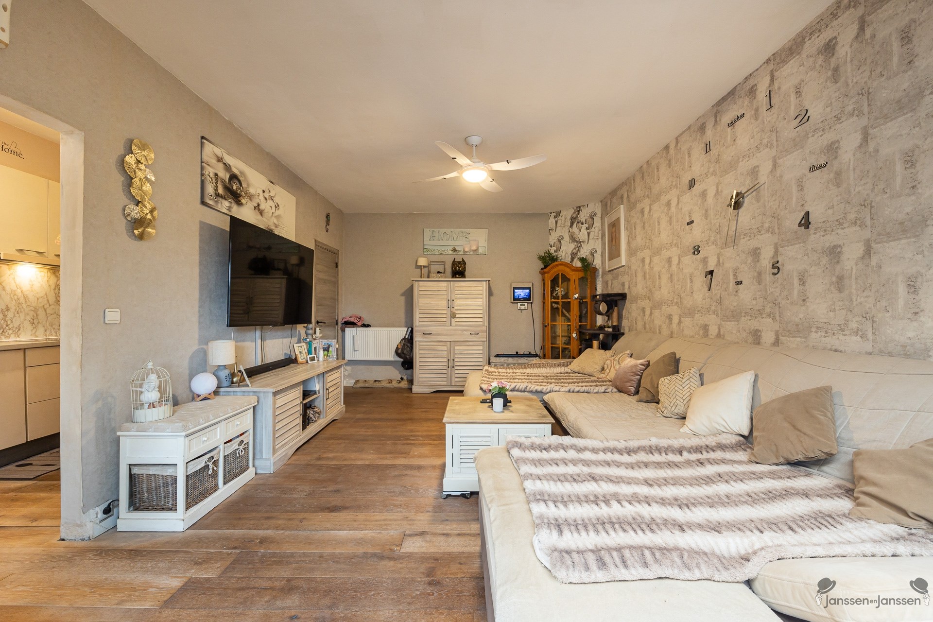 Woning met 3 (mog.4) slk, garage en ruime tuin in Brasschaat - foto 4