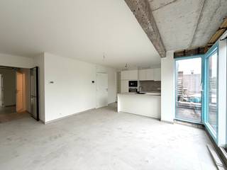 Ontdek dit recent gebouwde appartement in het hart van Zwevegem, waar comfort, licht en moderne afwerking samenkomen.IndelingRuime en lichtrijke...