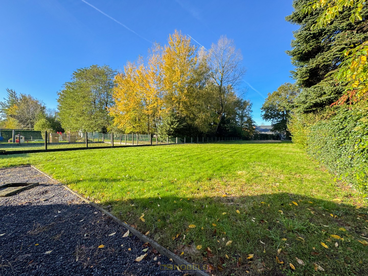 Te koop, gunstig gelegen ruime gezinswoning op ruim perceel (1.600m²) in Nazareth! - photo 4