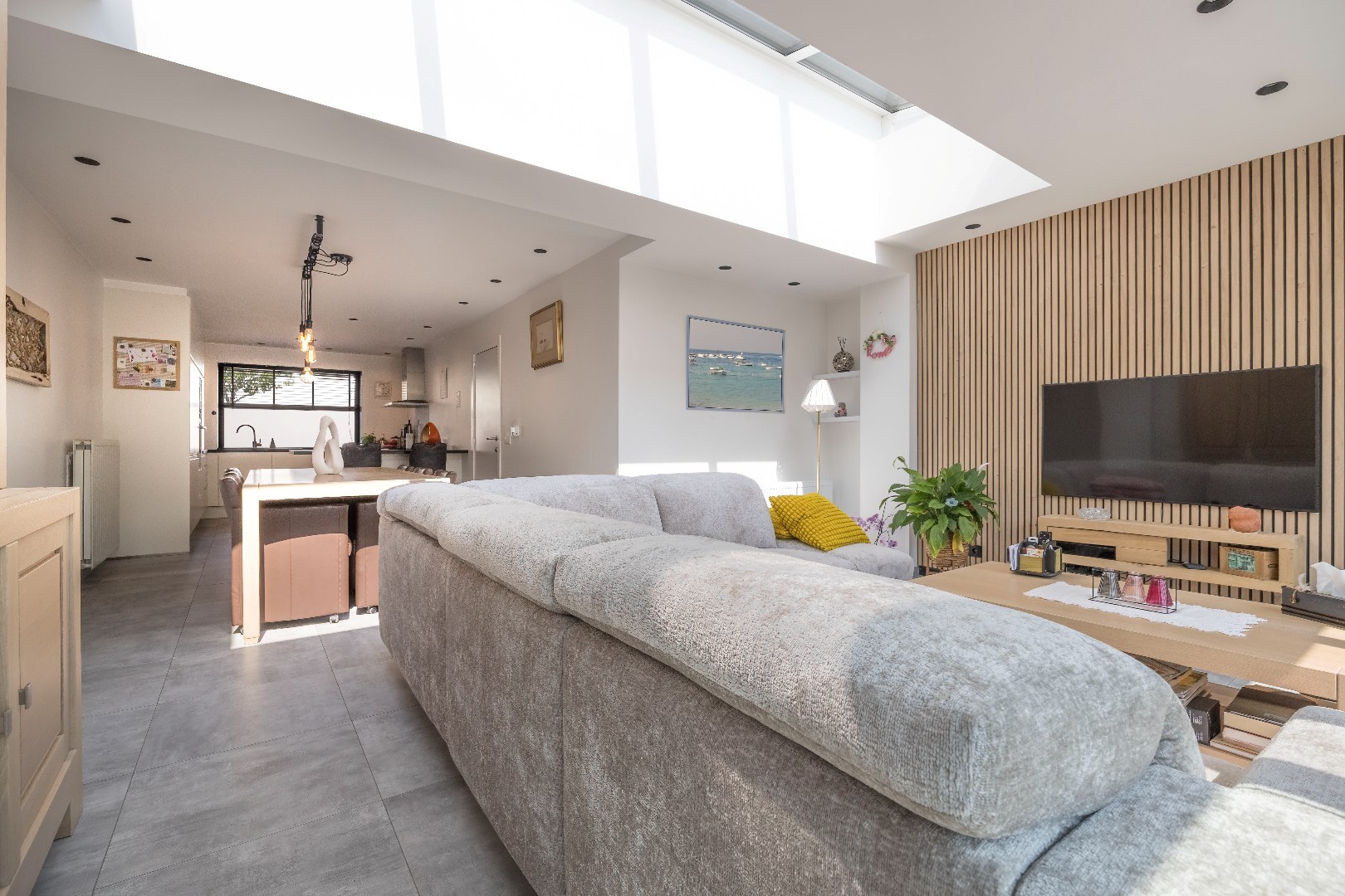 Top gerenoveerde woning met uitzonderlijke lichtinval in het hartje van Heist - foto 3