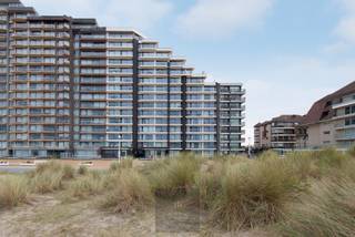 Ruim appartement (type doorloper) met 2 slaapkamers gelegen op de 6e verdieping van de residentie Scorpio op de zeedijk te Nieuwpoort-Bad. De residentie kreeg in 2025 een uitgebreide complete gevelrenovatie met nieuwe terrassen en glazen balustrades. Indeling: inkom, vestiaire, apart toilet, berging, 2 ruime slaapkamers uitgevend op het zongericht terras aan de achterzijde, één van beide slaapkamers beschikt over eigen sanitair bestaande uit wastafel en douchecel, vernieuwde badkamer met toilet, dubbele wastafel en ligbad, ruime woonkamer met vernieuwde open keuken, terras uitgevend op de zeedijk. EPC: 172 kWh/m². Vraagprijs: 945000€