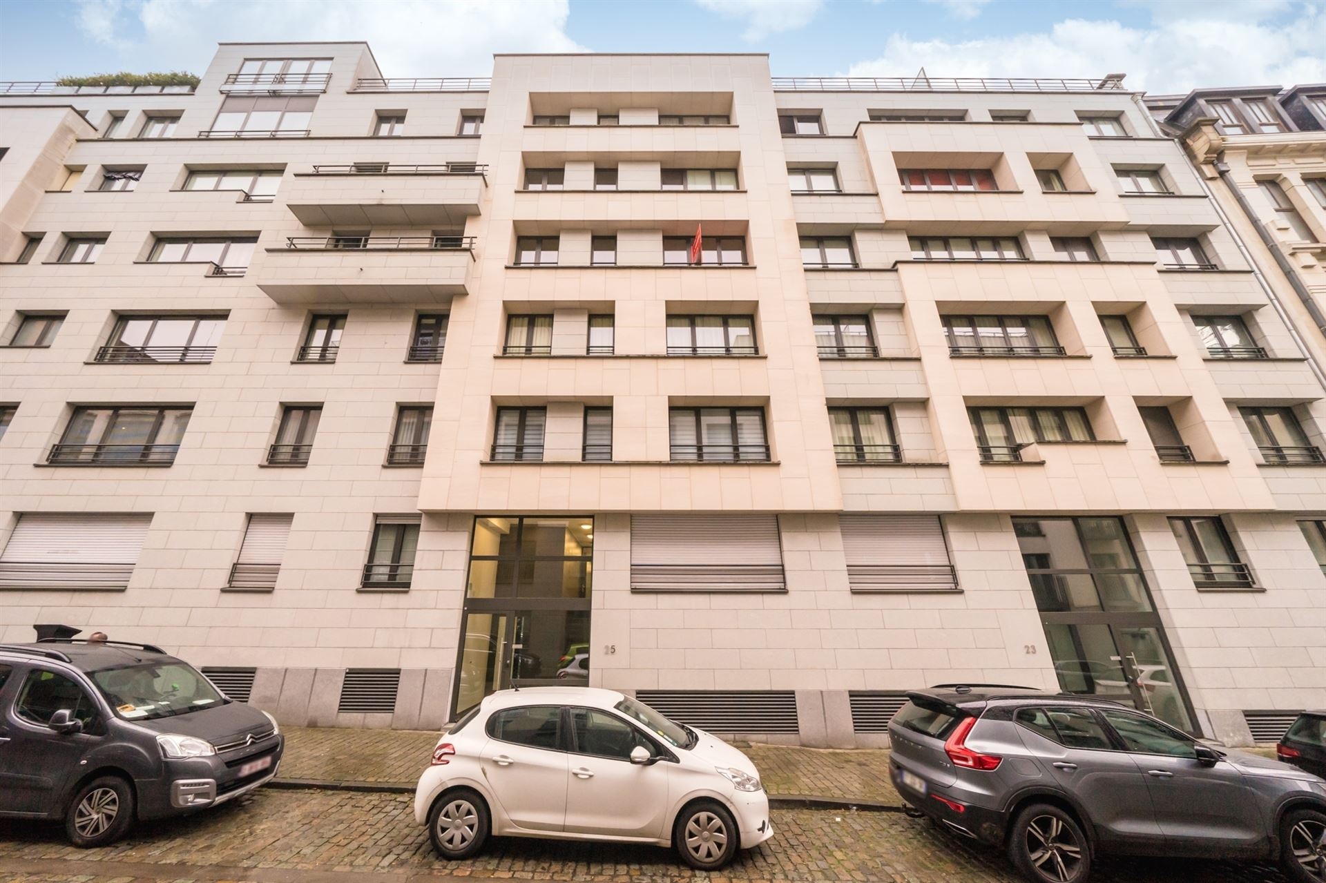Prachtig 2 slaapkamer appartement met terras - foto 1