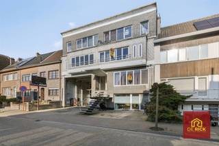Ontdek dit gezellig appartement in het hart van Aalst, ideaal voor starters of als investering. Dit ruime appartement op de 2de verdieping van 78...