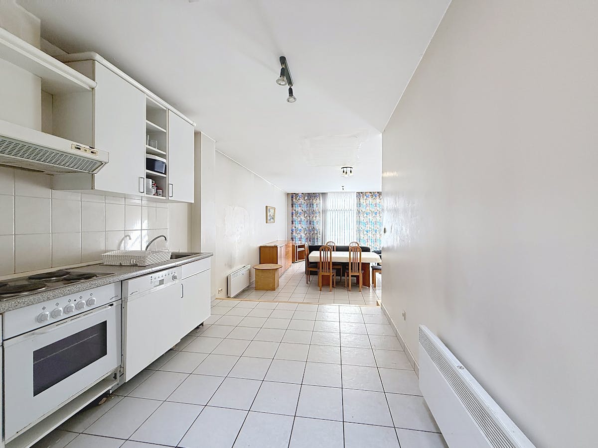 Gelijkvloers appartement met ruime garage in centrum Sint-Idesbald - foto 4