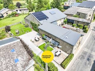 Welkom bij deze charmante hoeve in Odrimont, gelegen in een idyllisch stukje Ardennen waar rust en natuur de hoofdrol spelen. Omgeven door...