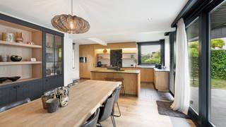 OPENDEURDAG: ZATERDAG 14 FEBRUARI 2026 VAN 14U TOT 16U - HAZELAARSDREEF 7 TE KNOKKE-HEIST.Interessante villa op een goede ligging te Knokke, omgeving...