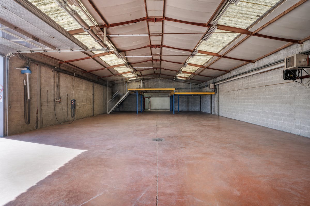 Immobilier commercial, entrepôt, duplex et terrain à Tienen - photo 4