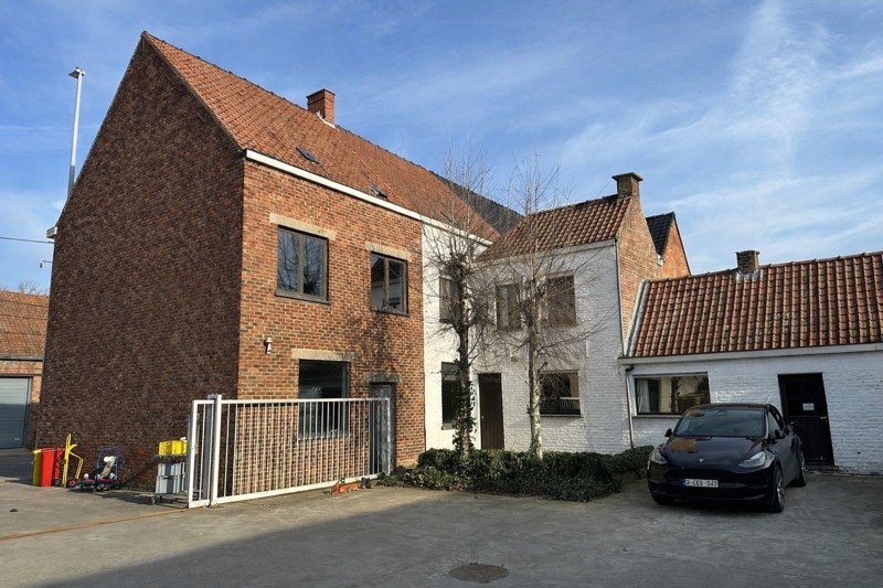 UNIEKE OPPORTUNITEIT LANGS DE KORTRIJKSEWEG IN WAREGEM – WONEN EN WERKEN COMBINEREN OP TOPLOCATIE! - foto 1