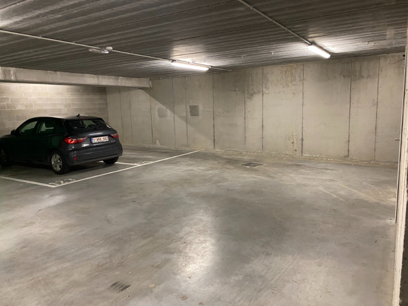--- NIEUW --- Ondergrondse gelegen autostaanplaats te Gent - Einde Were 1 (residentie Dunant Gardens). - foto 5
