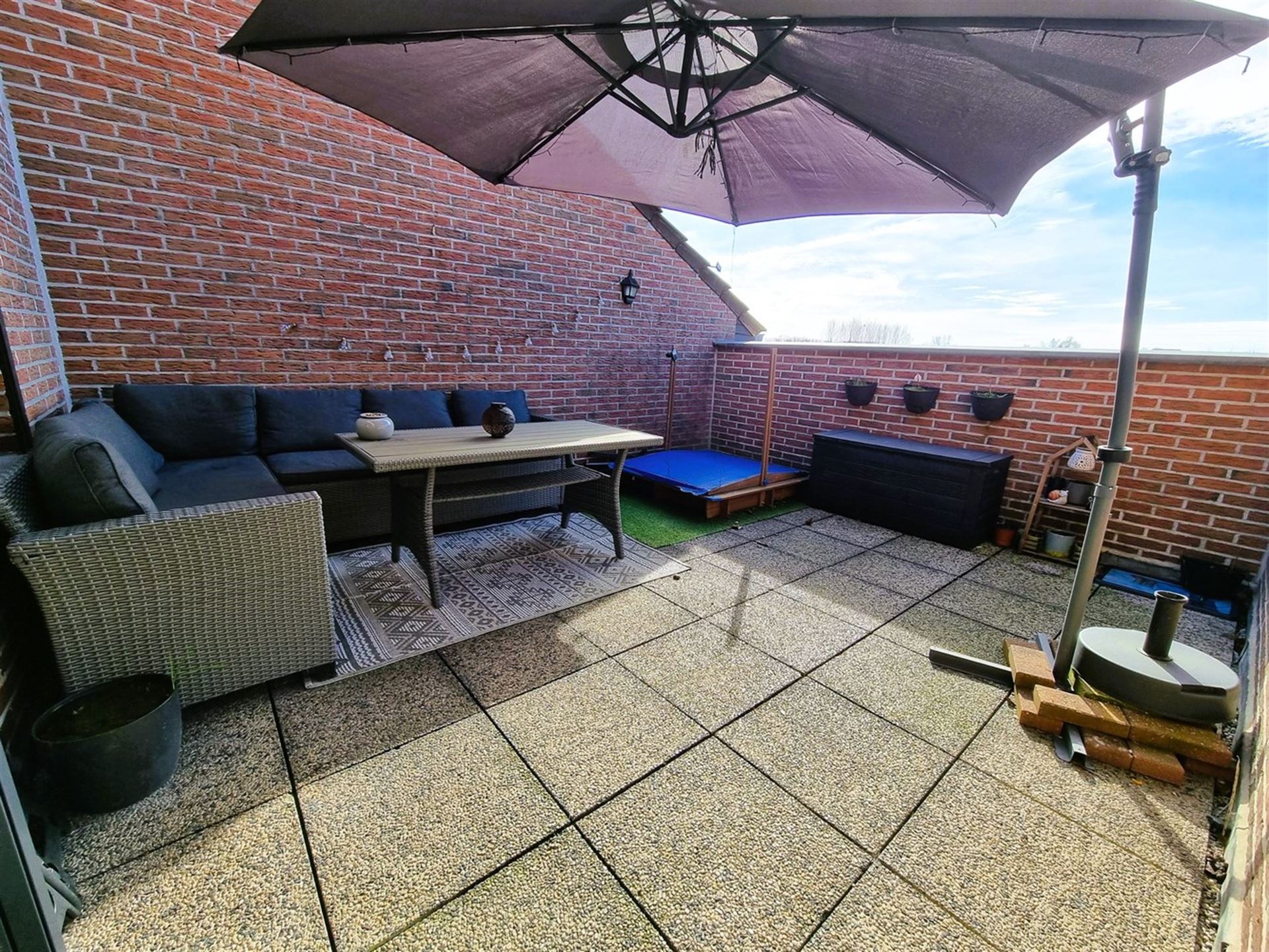Zeer ruim dakapp 110m² met mooi zonnig terras, 2 slaapkamers en staanplaats achteraan - foto 4