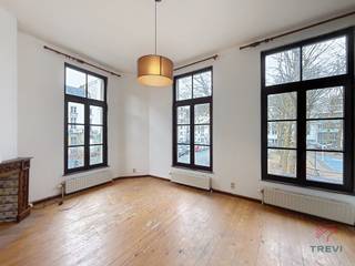 BRUSSEL – In de Dansaertwijk, tussen de Beurs en het kanaal, naast het Nieuwe Graanmarktplein, dicht bij tal van winkels, ambachtszaken en...