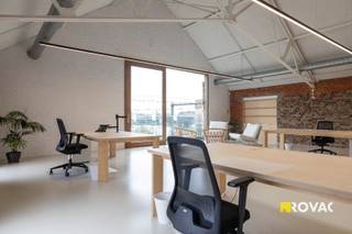 Werk in een historisch pand met moderne voorzieningen, midden in Izegem en perfect bereikbaar voor klanten én medewerkers.Ontdek Atelier 12, een...