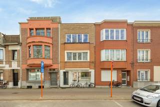 We vinden deze leuke studio op een centrale locatie te Mortsel, op wandelafstand van bus, tram en trein.De studio is in 2026 volledig gerenoveerd en...