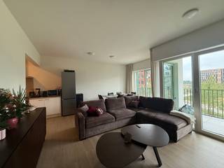 Op een uitstekende en centrale ligging in Sint-Denijs-Westrem, aan The Loop in Gent, bevindt zich dit aangename en energiezuinige nieuwbouwappartement.