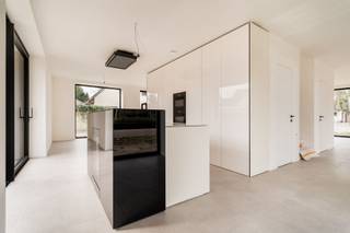 Luxe nieuwbouwvilla, innovatief design en comfort, geen BTW enkel registratieOntdek deze prachtige nieuwbouwvilla, gebouwd volgens de nieuwste...